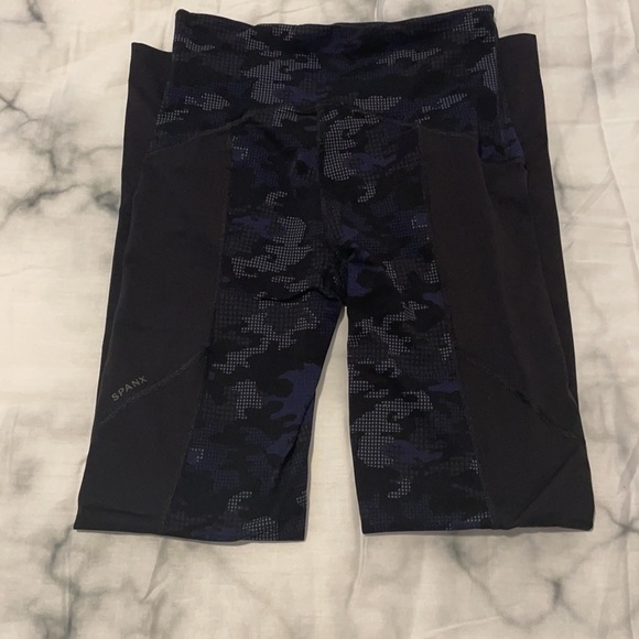 Navy and Black Camo Spanx Leggings - Picture 2 of 4